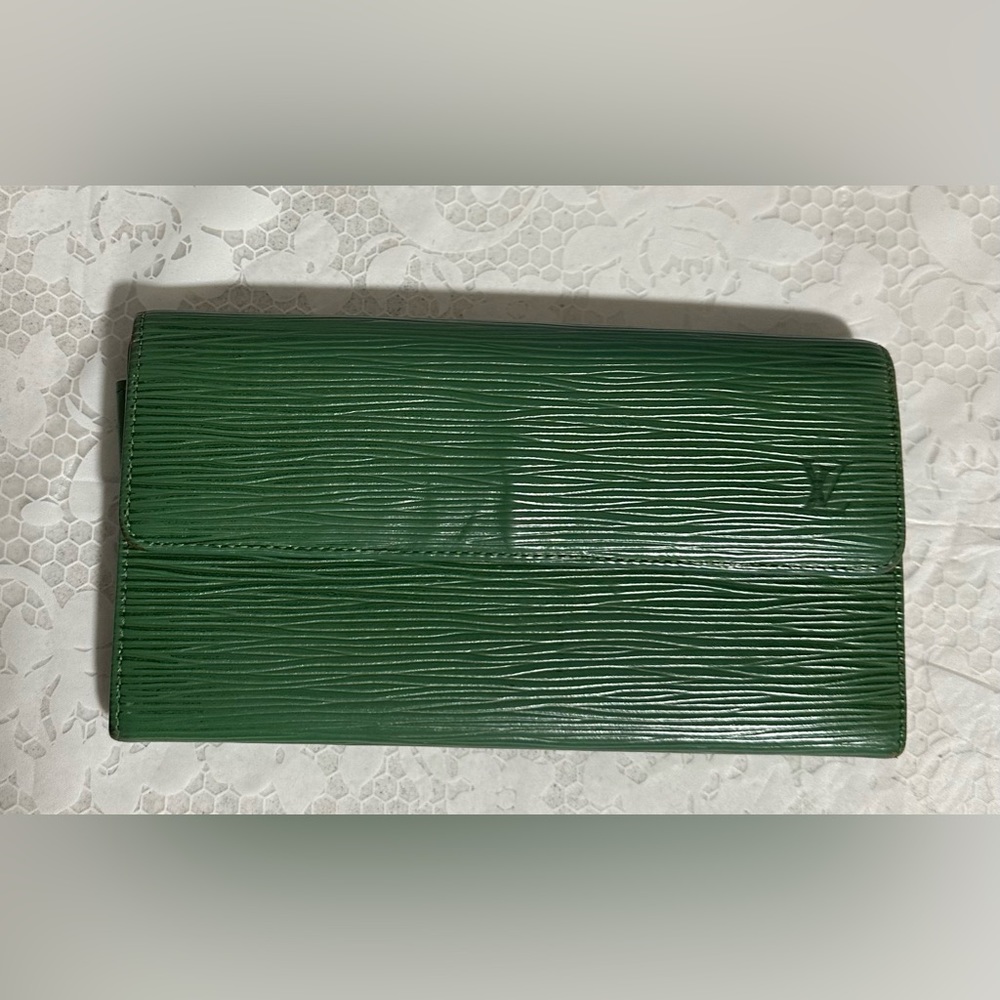 Louis Vuitton Sarah Wallet Green Epi
